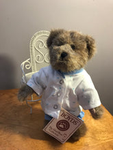 Load image into Gallery viewer, Boyds Bear, Nurse True Heart