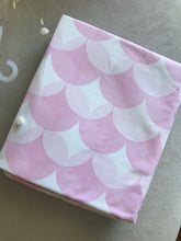 Load image into Gallery viewer, Perlimpinpin, Crib Sheet, Fitted