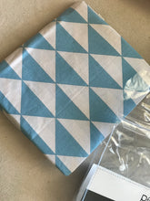 Load image into Gallery viewer, Perlimpinpin, Crib Sheet, Fitted