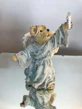 Load image into Gallery viewer, Boyds Resin, Starla Angelhope with light