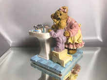 Load image into Gallery viewer, Boyds, Momma and Taylor