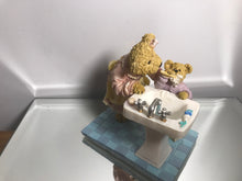 Load image into Gallery viewer, Boyds, Momma and Taylor