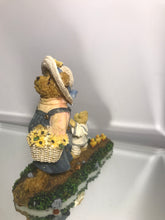 Load image into Gallery viewer, Boyds, Momma McWaddles and Skippy w/Quack,