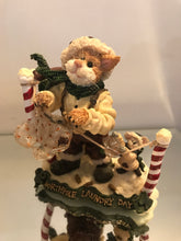 Load image into Gallery viewer, Boyds Resin, Purrstone, Mrs. Claus and Suds,