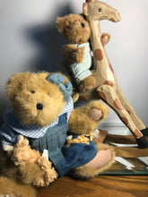 Load image into Gallery viewer, Boyds, Hailey, Austin and Stretch