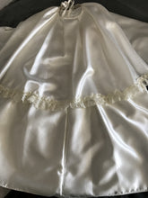 Load image into Gallery viewer, Gown w/Cape and Bonnet