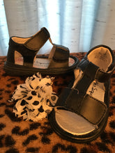 Load image into Gallery viewer, Wee Squeak, Shoes, Children's