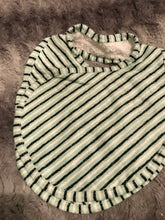 Load image into Gallery viewer, Burp Cloth/Bib, 2 in 1