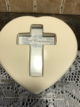 Load image into Gallery viewer, Petite Heart, Music Box, Cottage Garden