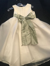 Load image into Gallery viewer, Kids Dream, Girls Dress, Size 3/4 year