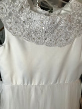 Load image into Gallery viewer, Special Occasion Dress, Size 8 year