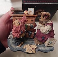 Load image into Gallery viewer, Boyds, Mom and Taylor