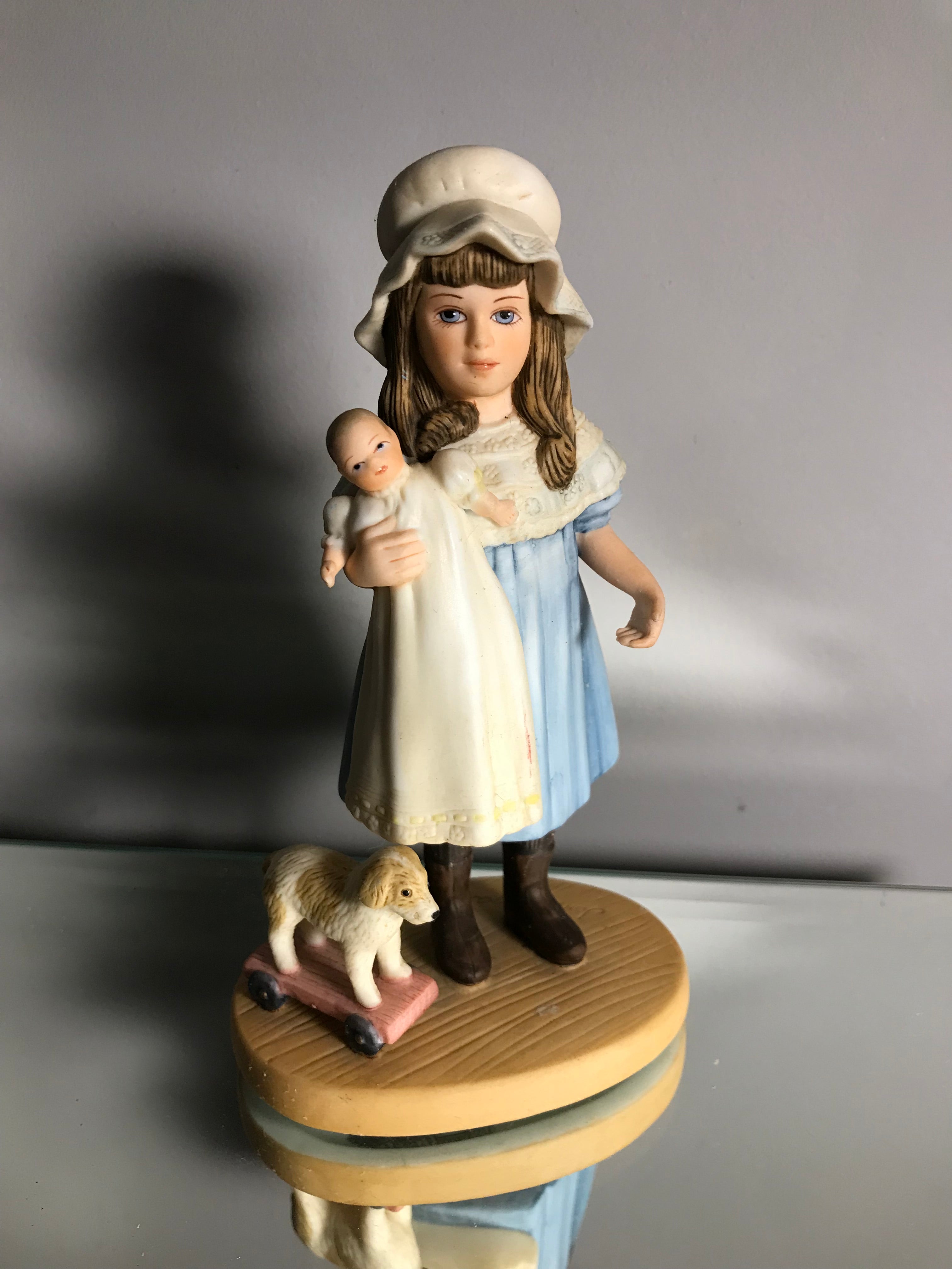 Jan Hagara's, Porcelain Figurines – Dens and Friends