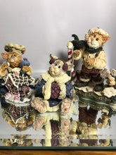 Load image into Gallery viewer, Boyds Resin, Purrstone, Mrs. Claus and Suds,
