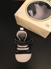 Load image into Gallery viewer, Jack and Lily, Shoes, 6-12 month
