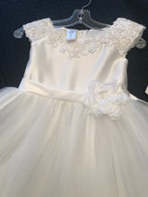 Load image into Gallery viewer, KID, Girls Dress, Size 6 year
