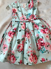 Load image into Gallery viewer, Sweet Kids, Girls Dress, Size 6 year
